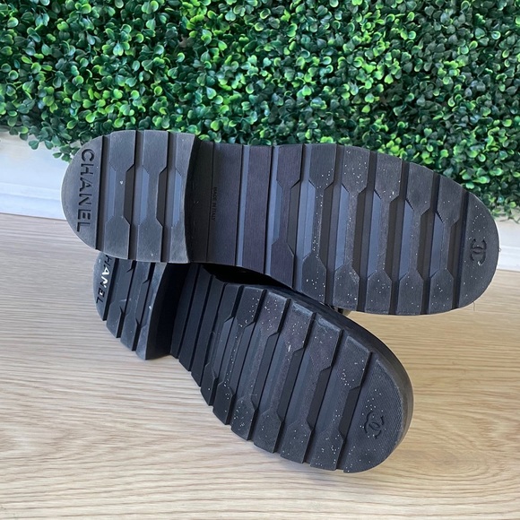 Chanel Combat Boots Size 39 ✨ - Picture 5 of 5